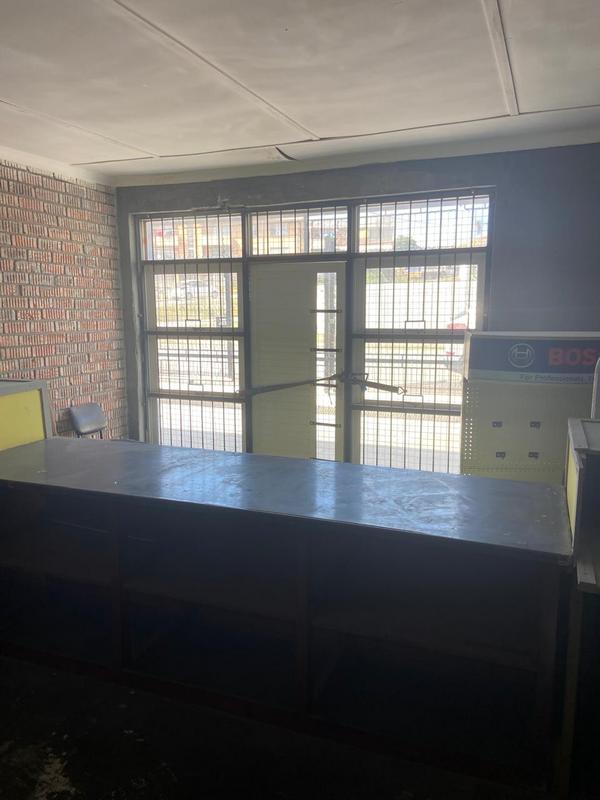 To Let commercial Property for Rent in Sidwell Eastern Cape